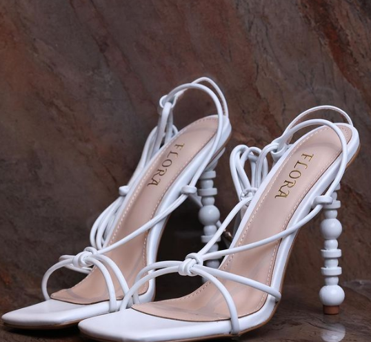 nengi_royals's tweet photo. The CEO rocking the The Lulu White Lace Up High Heels from DROP 3
Own Shoes By Flora too, click to shop
https://t.co/CkXTl0MxsE
Queen Of Guinness
Shop At Itel
Own Shoes By Flora
#ShopSBF
#NengiRebeccaHampson https://t.co/dcI7Nha2Yl