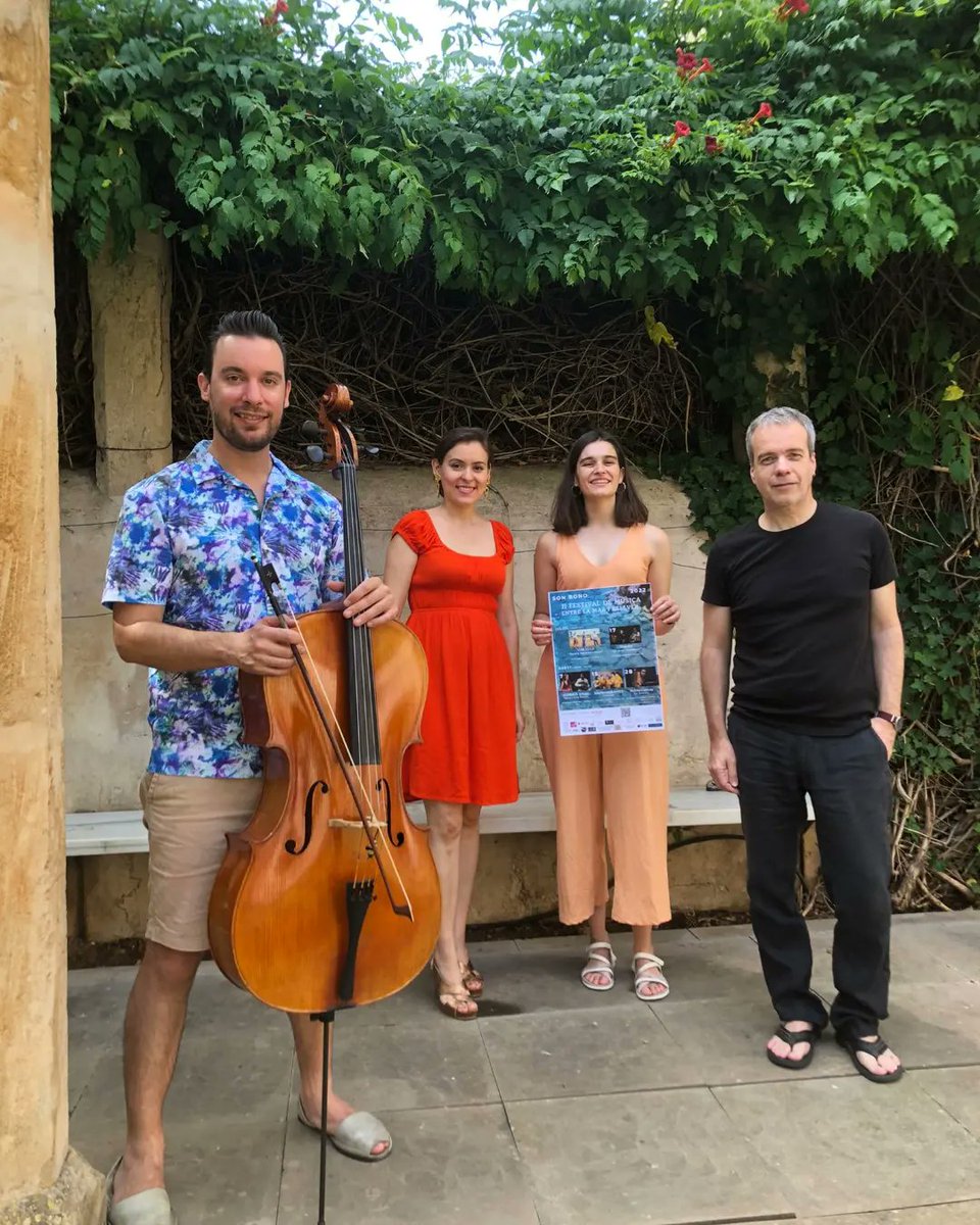 VoicelloDuet's tweet photo. Vos presentam el Festival de música "Entre la Mar i Bellver" 📷  Els concerts es celebren entre juliol i agost a Son Bono (Gènova) i a la Bodega Ribas a Consell🎉 Moltes gràcies a tots! 
#concerts #palma @UHmallorca @Cultura_DM @IB3 @IB3noticies @KamBrassQuintet @culturalpalma https://t.co/ab9kd1DQG3