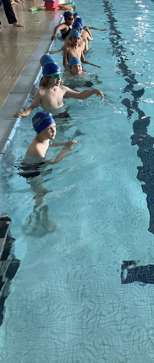 EssendeneLodge's tweet image. And the ⁦@EssendeneLodge⁩ swimming gala is officially underway!
#Funinthepool 
#ILGSchools