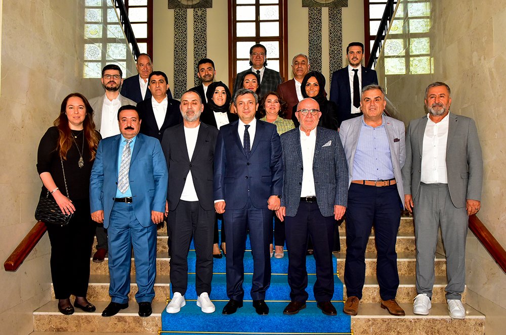 İş Adamları Derneklerinden Vali Şahin’e Ziyaret

➡️malatya.gov.tr/is-adamlari-de…