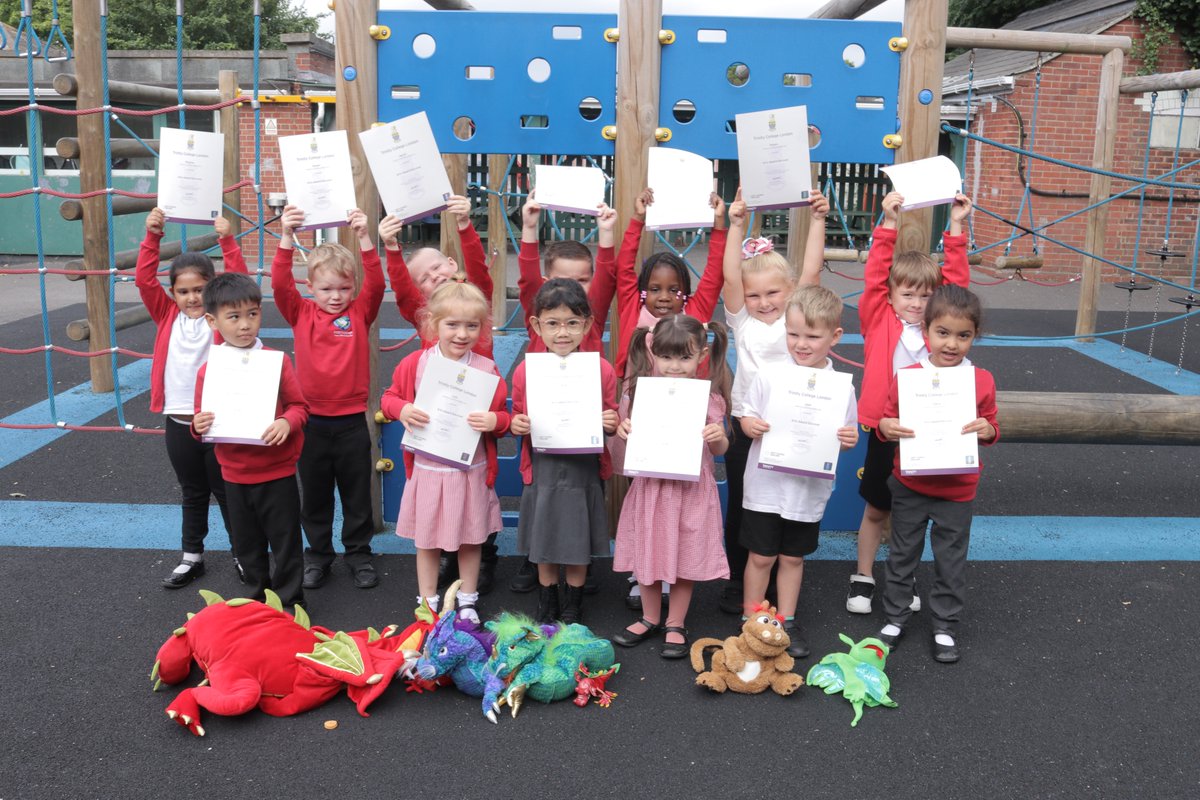 This morning, we went to Portsdown Primary School to award them their <a href="/ArtsAward/">Arts Award</a> Discover certificates for their participation in Spark the Smallest Dragon. 
👏👏👏
A huge well done!

<a href="/ArtsworkLtd/">Artswork</a>  <a href="/PortsmouthCEP/">Portsmouth Cultural Education Partnership</a>  <a href="/ace_national/">Arts Council England</a>  <a href="/portsmouthtoday/">Portsmouth City Council</a>