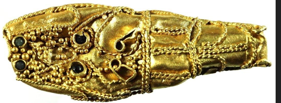 Find_the_PAST's tweet photo. #findsfriday a recently recovered Saxon Aestel. https://t.co/Fl6dp5TsIM