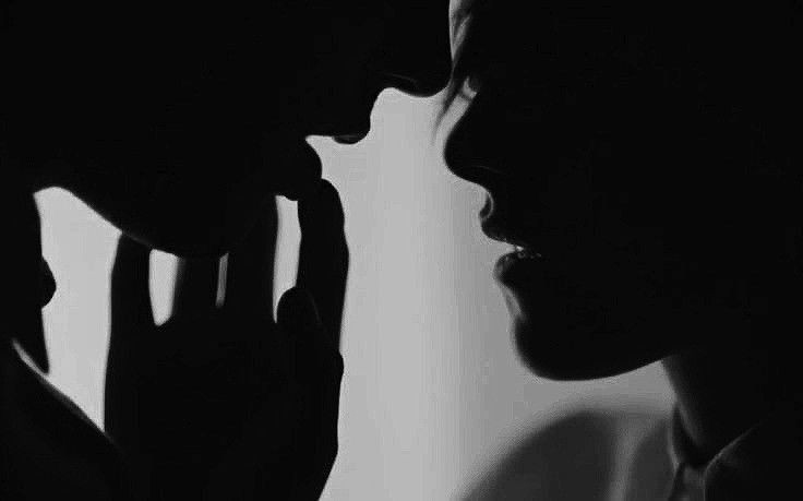 tamoperdida's tweet photo. au¡ perdida - Another life

Sofia não viaja no tempo e permanece no século XXI. Ian se casa com Valentina nunca conhecendo seu verdadeiro amor. O destino foi impedido de acontecer, mas não é o fim. Um amor que ultrapassa as barreiras do tempo, agora ultrapassa a própria vida. https://t.co/0hdt3JtW3q