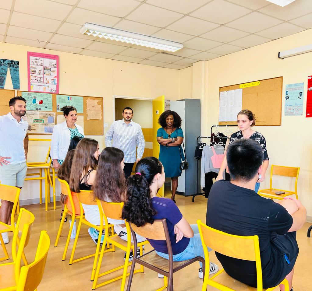 angelgaddiction's tweet photo. 👨2ème jour du village de l’égalité femmes-hommes @GADDICTION06 au Collège Rostand, à #Nice06 !
👩🦰 Via le projet #PROSOL_FEMMES avec pour cheffe de file la @MetropoleNCA, nous proposons à ces jeunes un modèle vers lequel tendre : plus d’égalité. https://t.co/DQuyJTZVBz