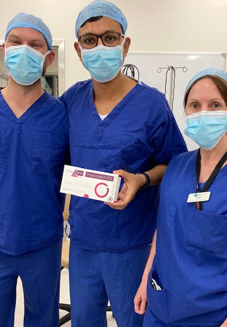 pavi_agrawal's tweet photo. Excited to implant the Rayner EMV monofocal plus lens @TheParkHosp. Thanks Mark Hillier for his expertise and Samantha Boot for assisting the case, which went very well. Looking forward to using more of these world class lenses in the future! #Rayner #EMV #cataractsurgery #IOL https://t.co/HdrsDGOmOF