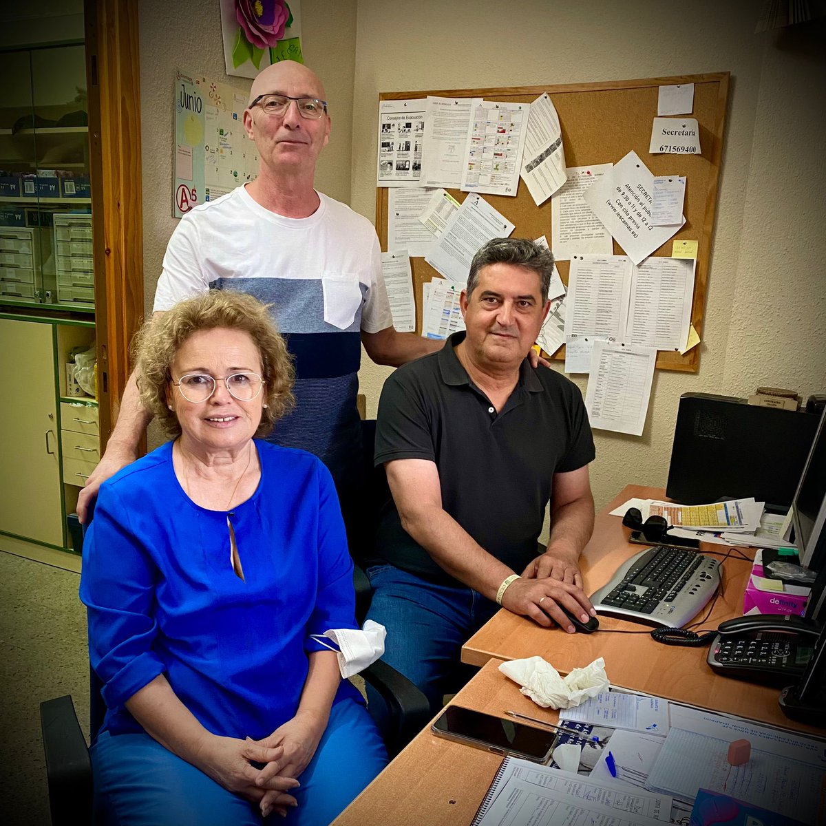 iescamas's tweet photo. Se termina este curso, y no queremos finalizarlo sin agradecer infinitamente la labor del personal no docente del centro, ¡¡sin ellos esto funcionaría!!
Muchas gracias de corazón por estar siempre ❤️❤️ #camas #iescamas #sevilla https://t.co/V3qwiHuMzl