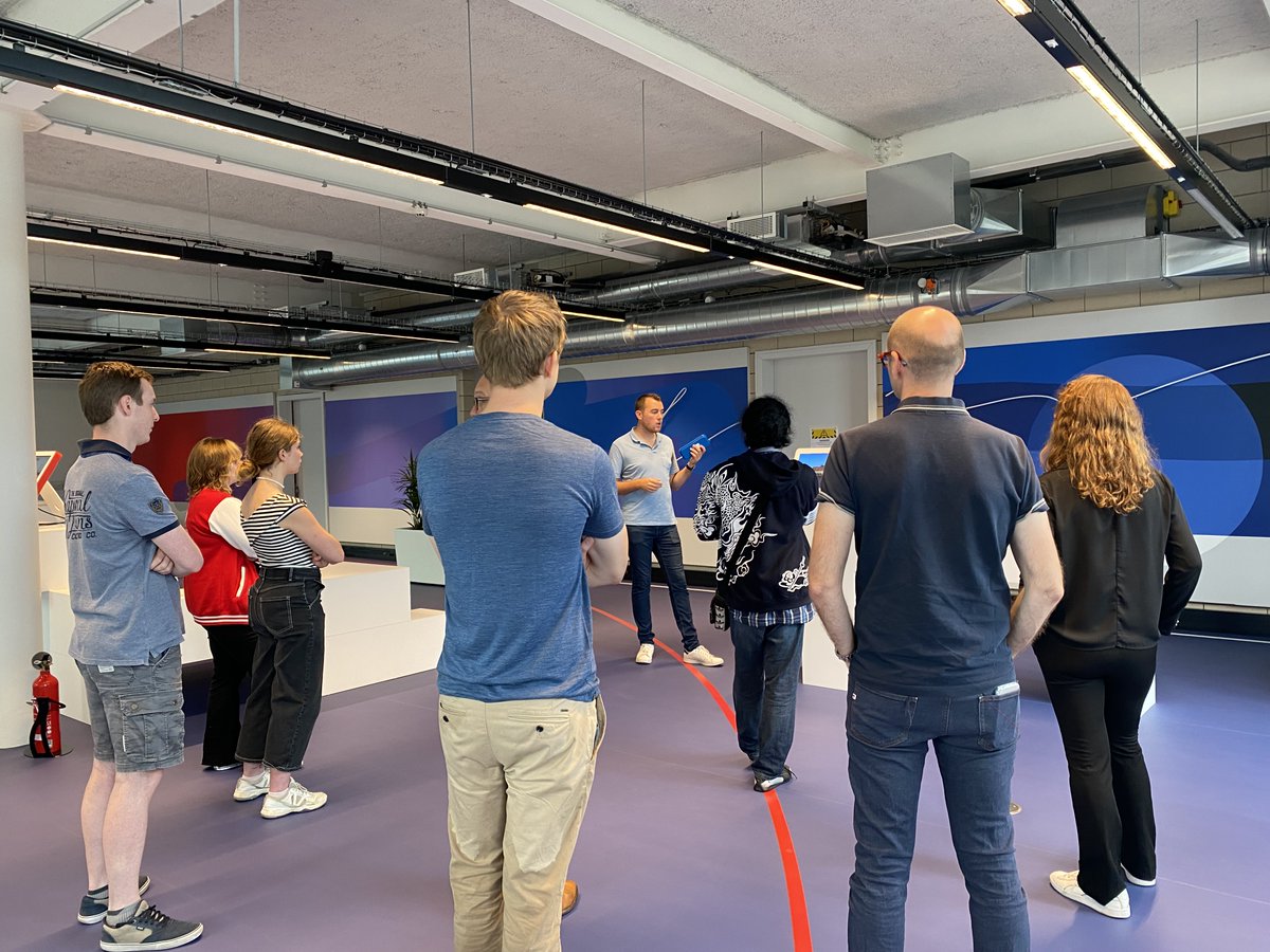 Inria_Lille's tweet photo. Pour cette dernière journée de la #semainenumhdf, visite du showroom &amp; échanges sur :

💻Le #numérique et l'#entrepreneuriat #deeptech, avec les témoignages de @geoffrey_pru &amp; @hive_electric 

🚀l'accompagnement par #CréInnov @univ_lille et le #Startup Studio d' @Inria https://t.co/9mpf2NAyjU