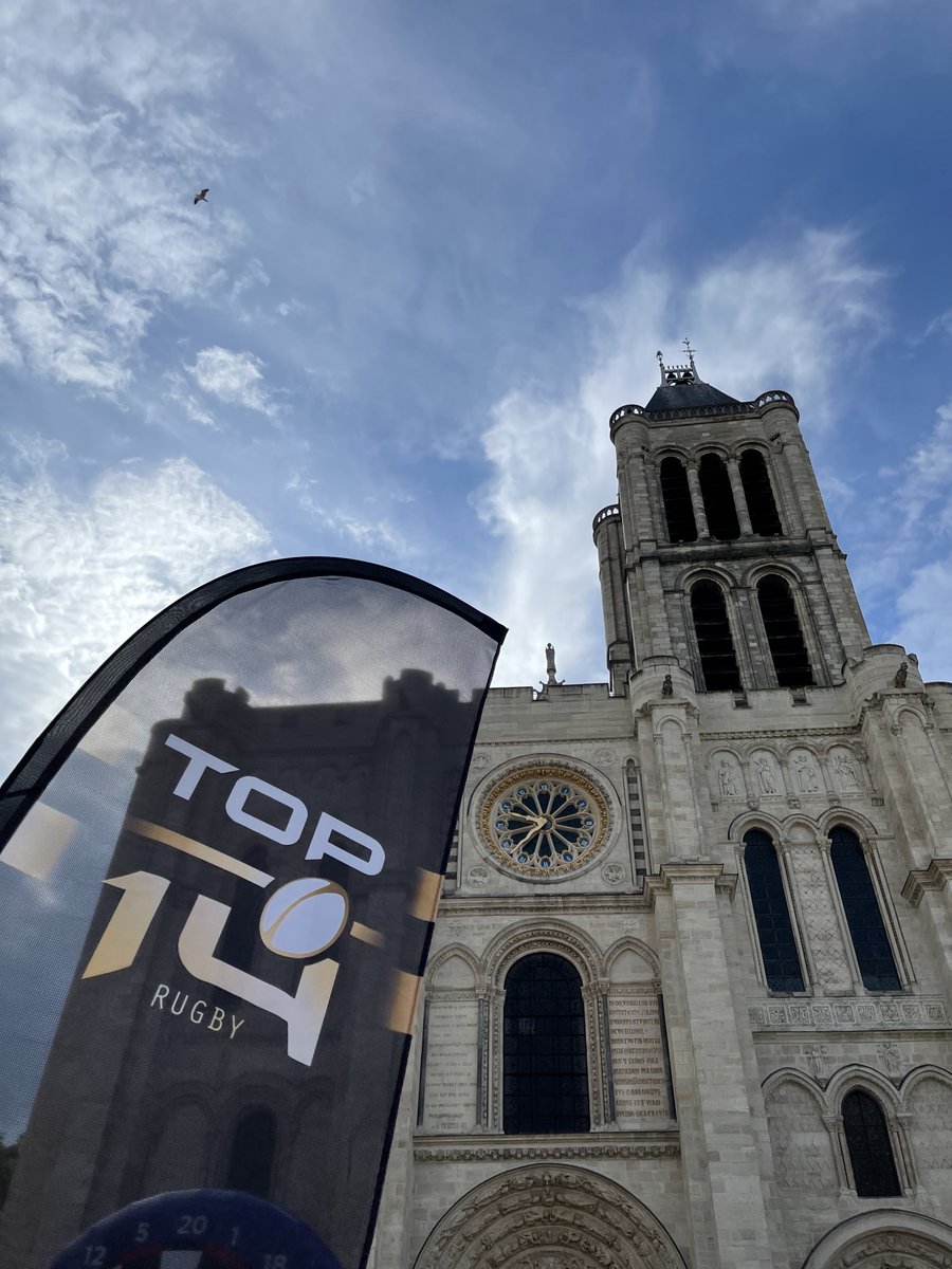 LNRofficiel's tweet photo. #FinaleTOP14
À l’occasion de la finale du TOP 14 à Saint-Denis, une journée initiation rugby a été mise en place pour les écoliers de la ville ! 
Un moment dédié à la découverte et la pratique du rugby, à travers des activités pédagogiques et de sensibilisation 🏉 https://t.co/8rXvqGXygB