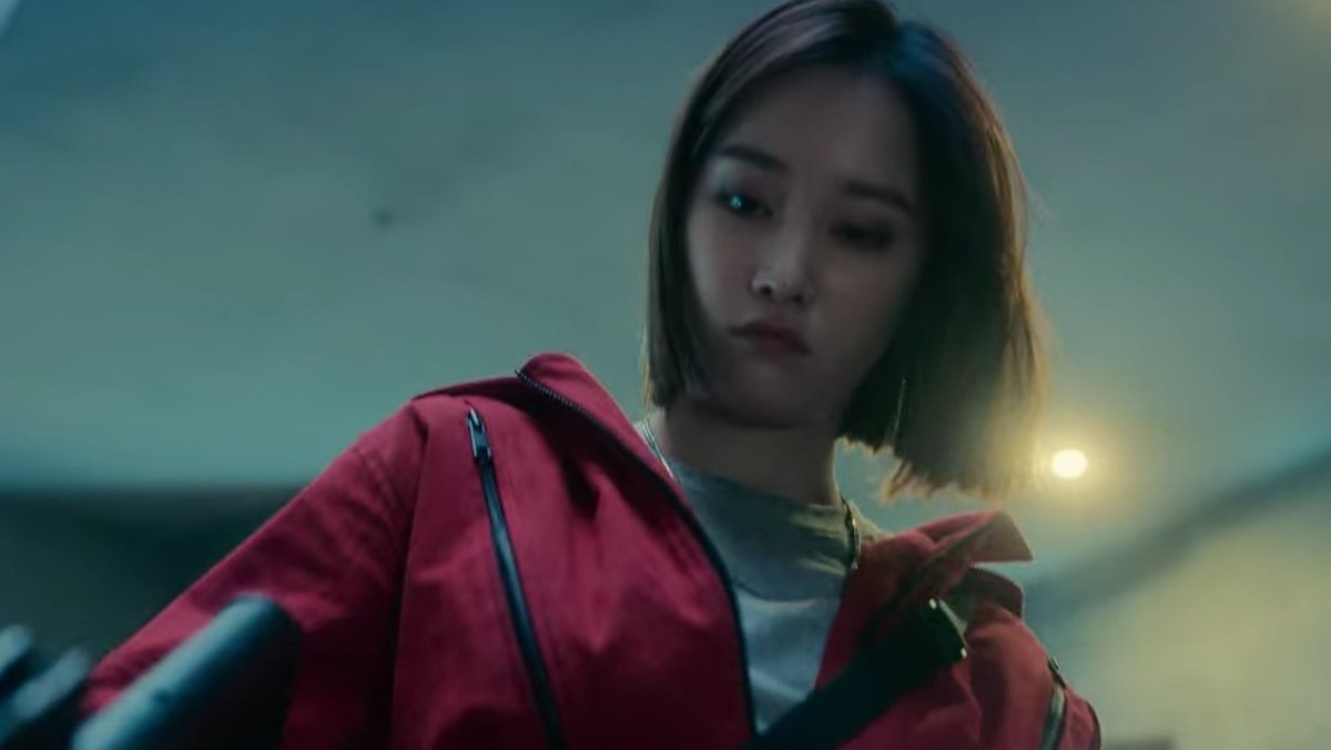 luvienxlu's tweet photo. her in #MoneyHeistKorea https://t.co/eNKHeI937A