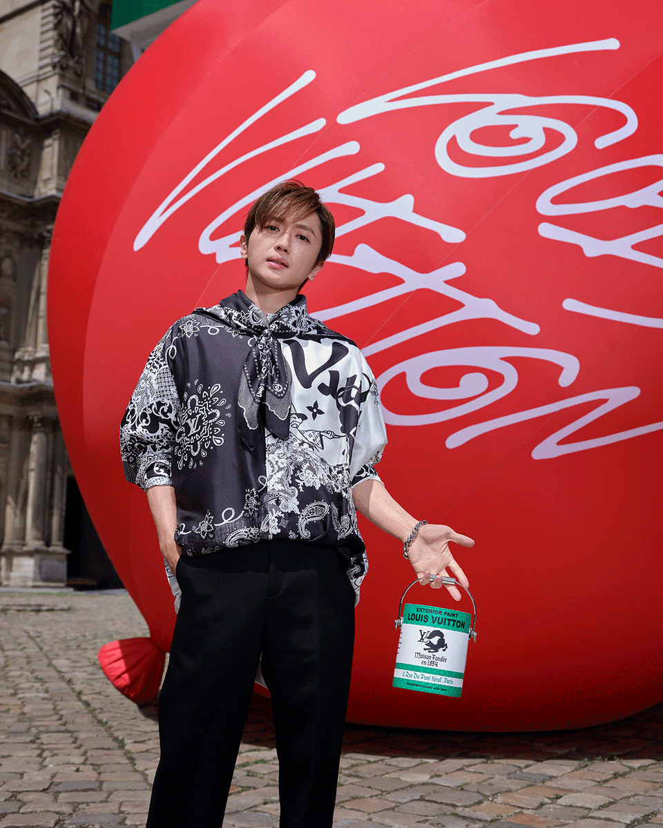 LouisVuitton's tweet photo. .@NissyStaff at #LVMenSS23. #LouisVuitton presented the latest Men’s Collection at the Louvre in Paris. See more from the show at https://t.co/iDjrARYELU https://t.co/paiDaF5Y3o
