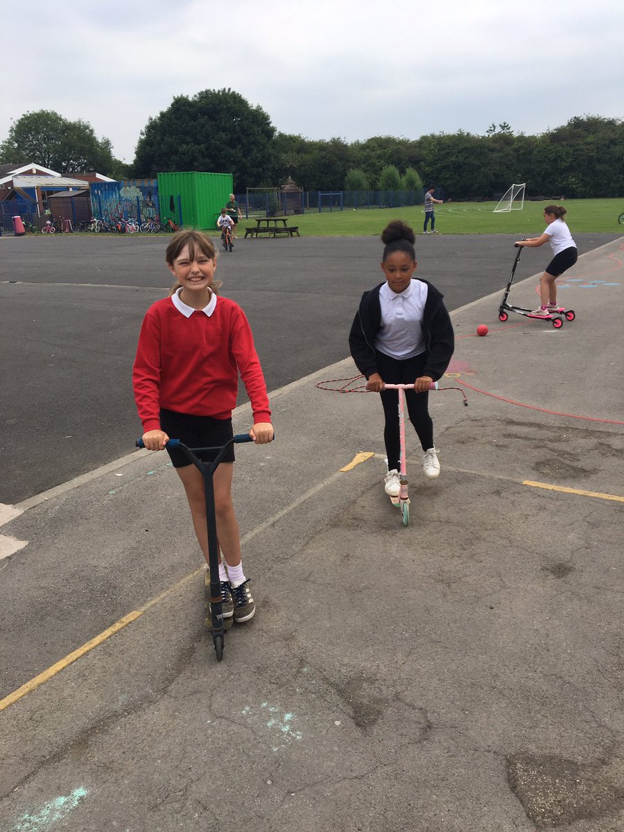 MissTyson12's tweet photo. #Friday fun in Y4. @AlthorpeKeadby https://t.co/0fenQTMfDP