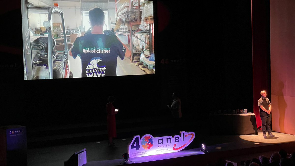 AnelNavarra's tweet image. 4️⃣0️⃣ #40ANEL | Nuestro compromiso solidario en esta gala del 40º aniversario ANEL es total. Por ello, el 10 % del coste total de esta celebración se va a destinar a dos causas muy concretas:

👉 @ALBOANongd
👉 #GravityWave

#EconomíaSocial #FortaleciendoNavarra #NafarroaIndartuz