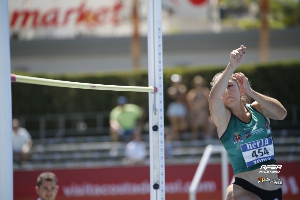 atletismoRFEA's tweet photo. Heptatlón 🚺 Altura #CEatletismo 

 1ª @conte_63 1.80 m

Clasificación provisional - 2⃣ de 7⃣ pruebas
1ª @conte_63 1998 p.
2ª @smolina_99  1934 p.
3ª @AndreaMedinaBer 1887 p.

📺 @teledeporte
📺 Multipantalla https://t.co/tcNRneZskh
📊 https://t.co/Sfavai9hQL https://t.co/N4zhBYSUdR
