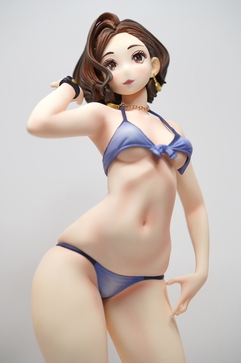 金曜夕方の見栄子ムッチリ太もも撮影会。 