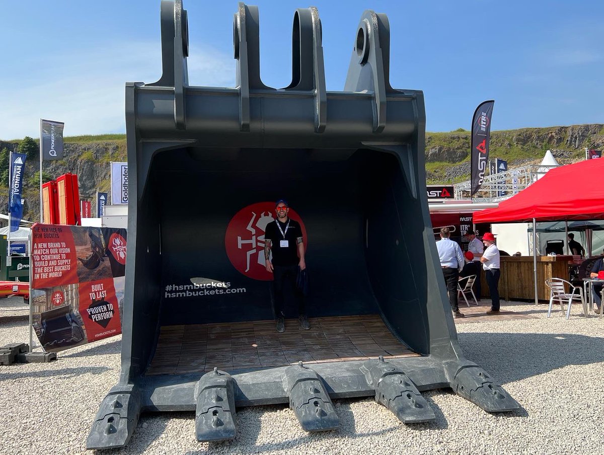 <a href="/Hsmbuckets/">HSM</a> Somewhere, back in the depths of that enormous bucket is our sales rep Ollie, enjoying a bit of shade from the sun.