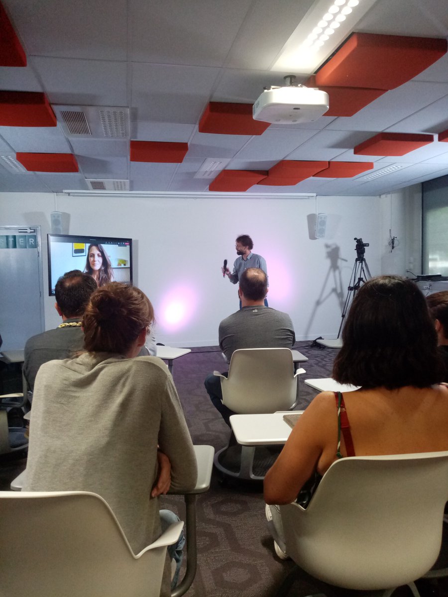 DanePoitiers's tweet photo. Numérique et évaluation : #LeCreathon, suspens et bonne humeur aujourd'hui à
@reseau_canope, c'est le moment du palmarès https://t.co/LgVcazT8FI