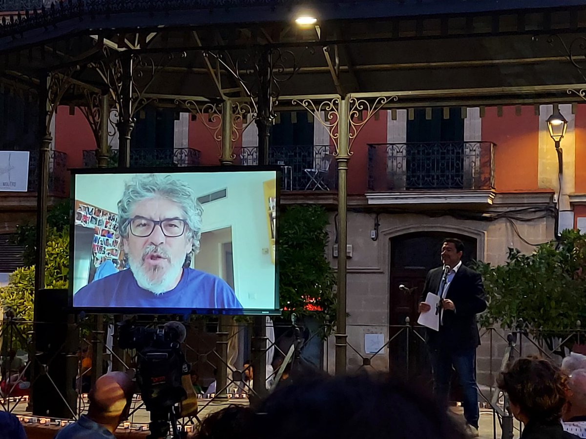¡Enhorabuena <a href="/AspanidoJerez/">Aspanido Jerez</a> por esa gran Noche de las Candelas! Fue muy emocionante.

Y mil gracias por acompañarme en la lectura del manifiesto por la inclusión a <a href="/ModestoBarragan/">Modesto Barragán</a>, <a href="/peichsantana/">paz santana</a>, <a href="/garciamfernando/">Fernando García</a>, <a href="/yuyudecai/">José Guerrero Yuyu</a>...1/2 👇🏼👇🏼