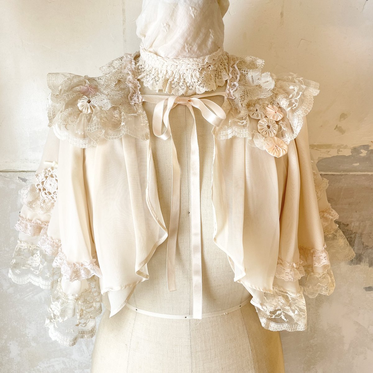 me_samansa's tweet photo. me-menoガウン。
ふわふわシフォンにキルトやレースのトッピング。((茉莉花 https://t.co/9Qsrgm7iSp