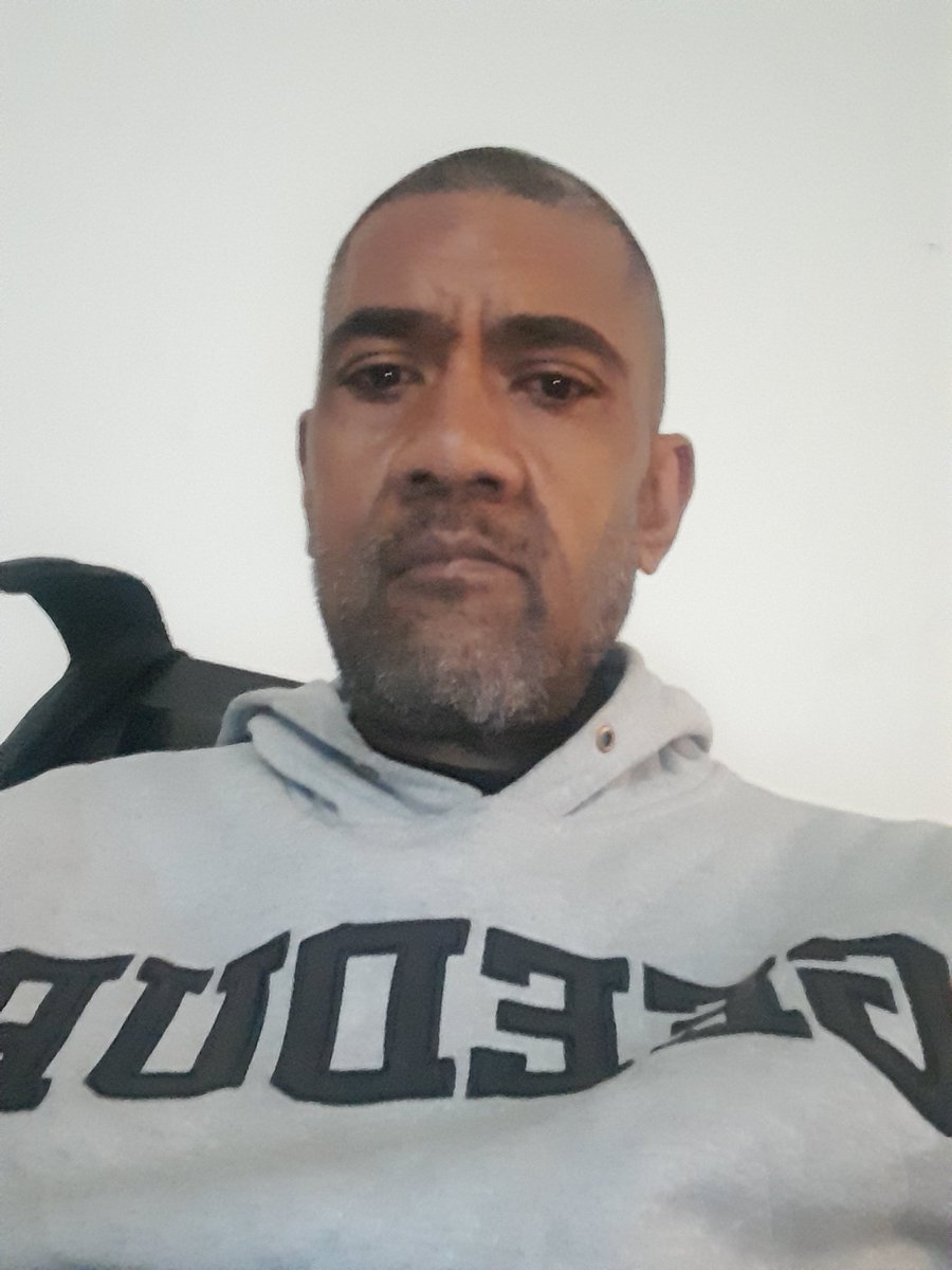 EVI7IVE's tweet photo. @SamsunglottoUSA I'm not sure if it a scam. not sure but my name is vili Pua but someone is telling me that I won the prize money of 800,000 from you samsung text me when you can and tell is a load if sh_t so I can forget about it https://t.co/a29IPUnw5l