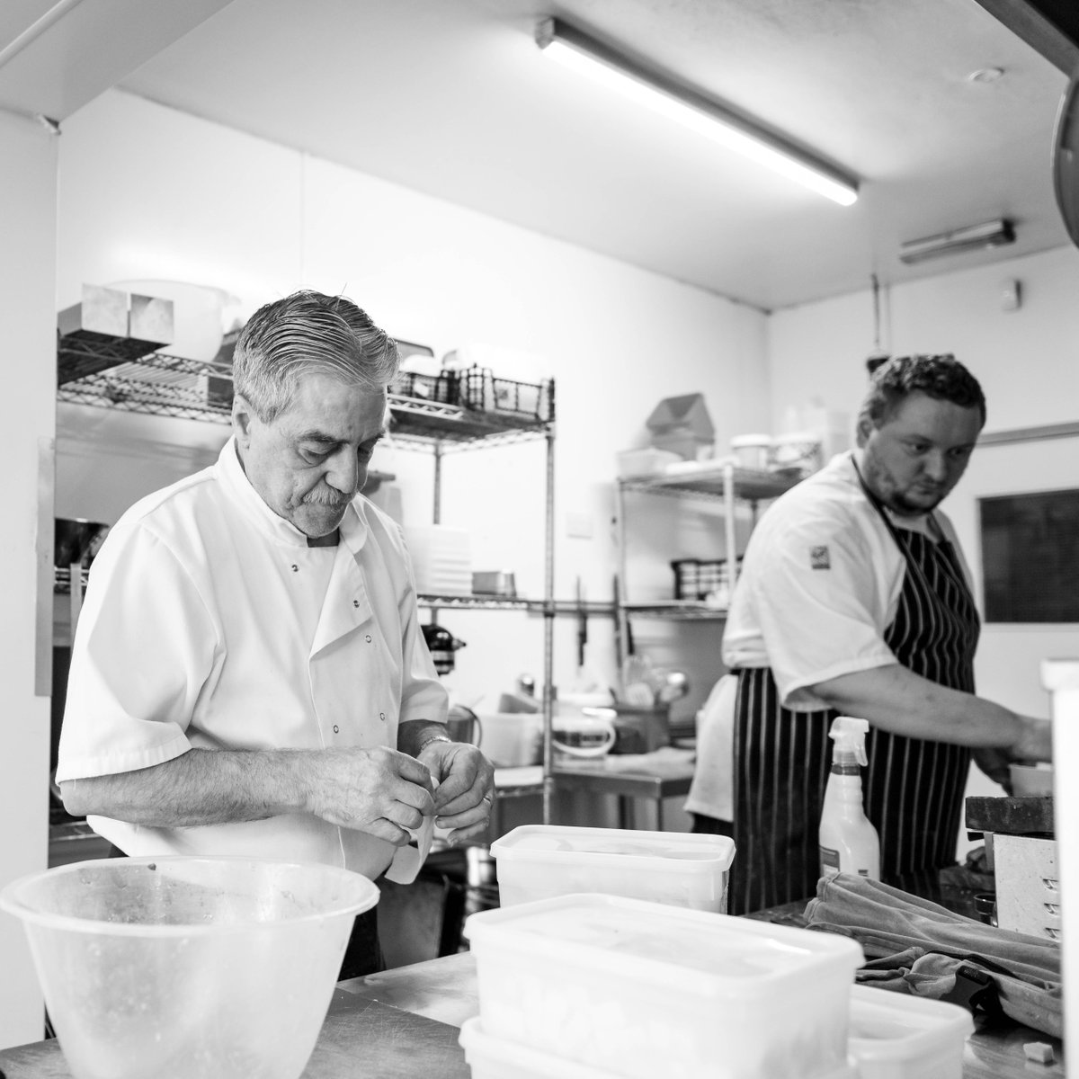 34gardengrill's tweet photo. NEW MENU LAUNCHING 🌱

Our #MasterChef Tom and his team have been working tirelessly on our new #SeasonalMenu, and we can't wait to show you all 😍

Coming soon! Watch this space 👀 

📷 @StuMPhoto

#NewMenu #SummerMenu #Warwick #BuyIn2Warwick #No34 https://t.co/FglExEekDW