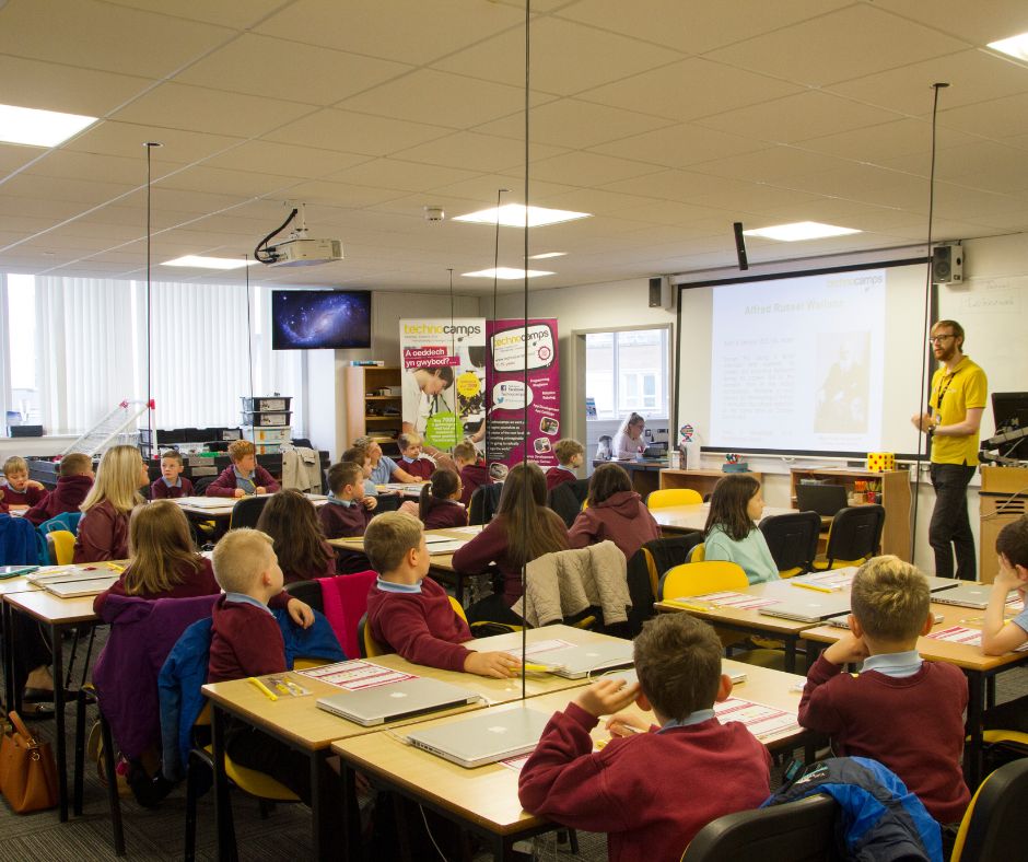 We have lots of free resources to help primary and secondary teachers with delivering the STEM curriculum in school!

🤖 Artificial Intelligence
🐈 Scratch
🤸‍♂️ STEM Enrichment
📱 Algorithms
🍃 Ecosystems
💬 HTML
👩‍💻 Machine Learning
➕ More

👉 tc1.me/Teachers