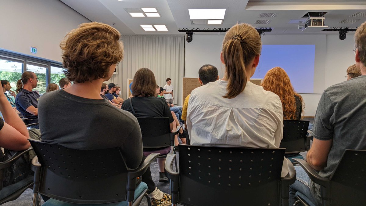 codecentric AG tweet media