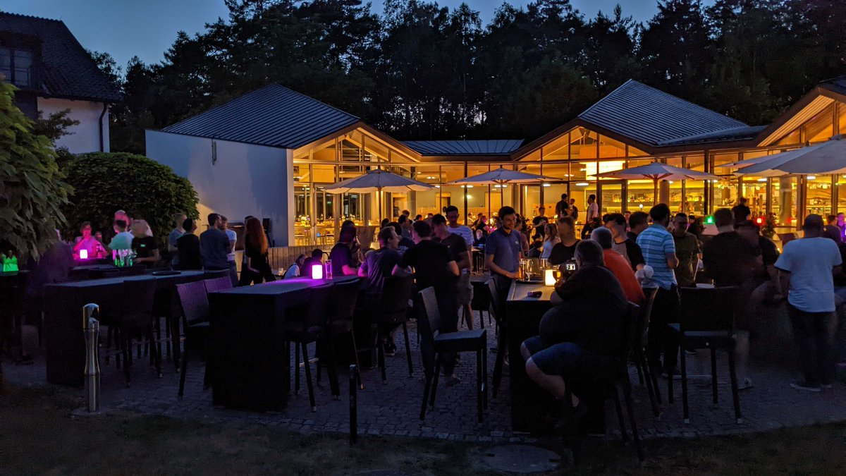 codecentric AG tweet media