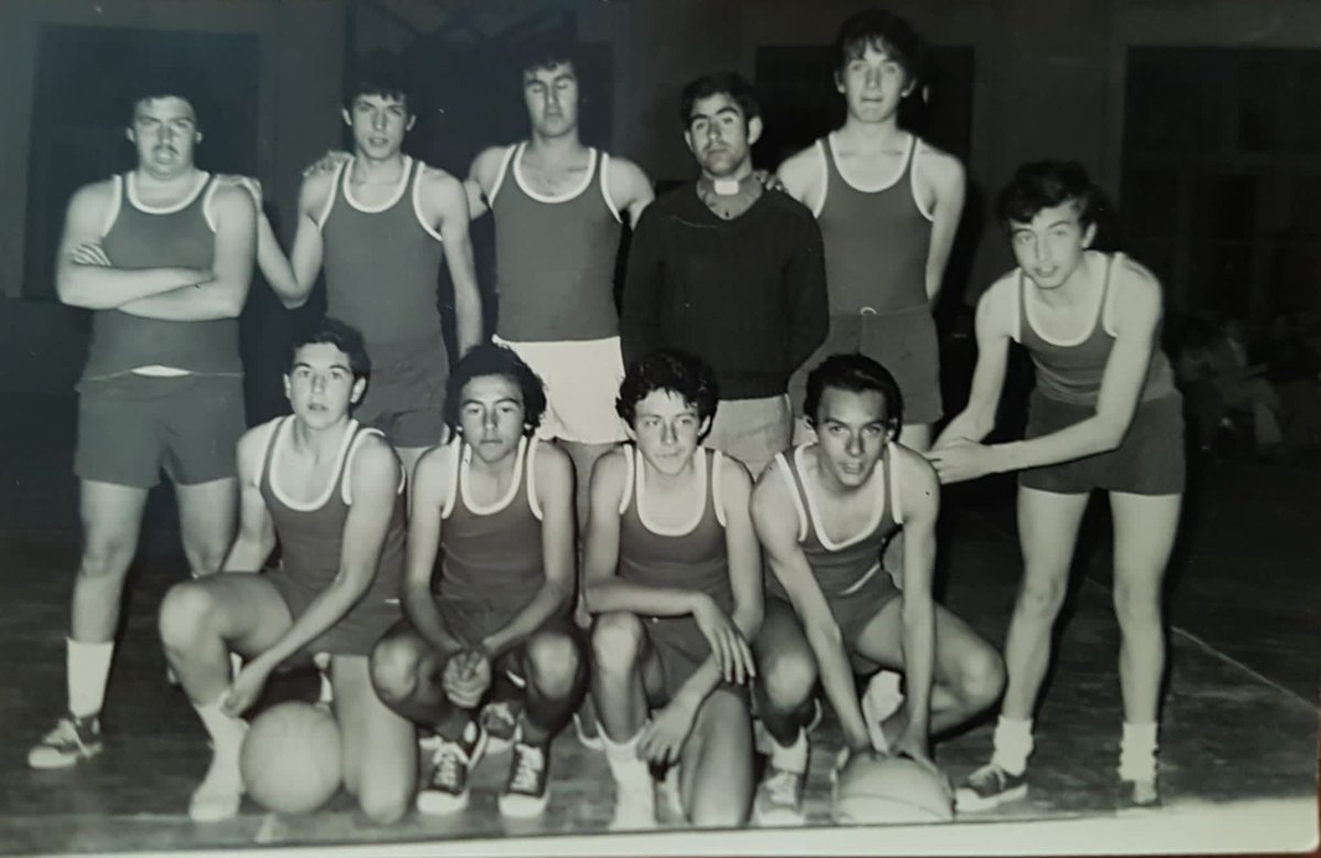 JULIOFGOMEZ's tweet photo. CAMPEÓN EXTREMADURA JUVENIL 1974.
EQUIPAZO con @Antoniomaflorez @RJuanArias #JoseRamon DEP también yo con entrenador #JuanRamon CMF claretiano entonces estaba de hermano luego fue director @ClaretLasPalmas y @ClaretDonBenito https://t.co/q4ywaGUdoe
