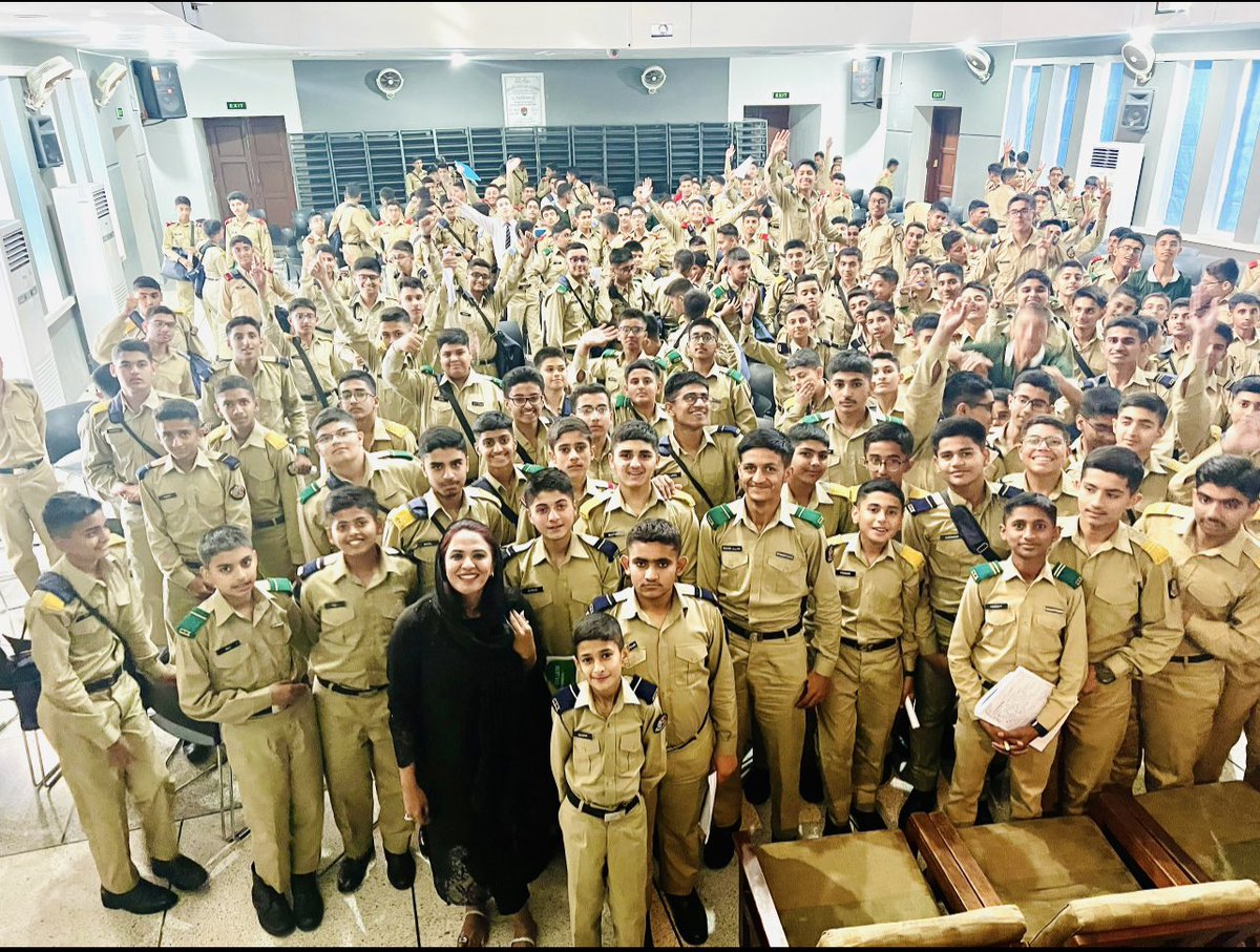 drfareehafaisal's tweet photo. Not just kids✨they are future leaders✨let them free✨Let them grow
📖 #Throwback leadership day @CCHAlumni one of the best life experiences with these wonderful kids with @drfaisalakhtar 

#LeadershipMatters #Pakistan 🇵🇰 https://t.co/tBz8vnOm0P