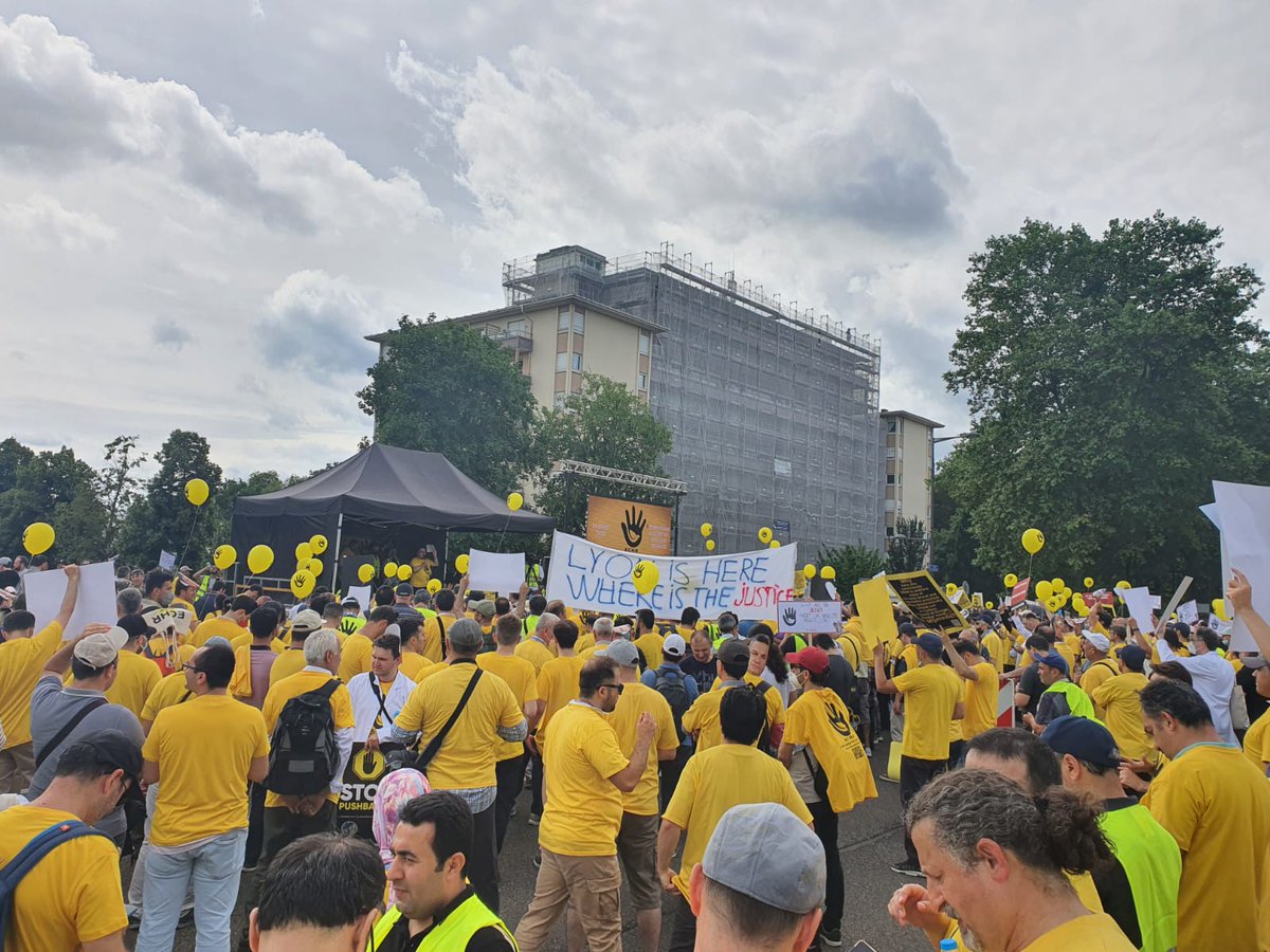 Wir sind in Straßburg. Wir protestieren EGMR wegen der überlangenen Gerechtigkeit für die ungerechtigte  Gerichtsverfahren in der Türkei.
#JusticeForALLinTurkey