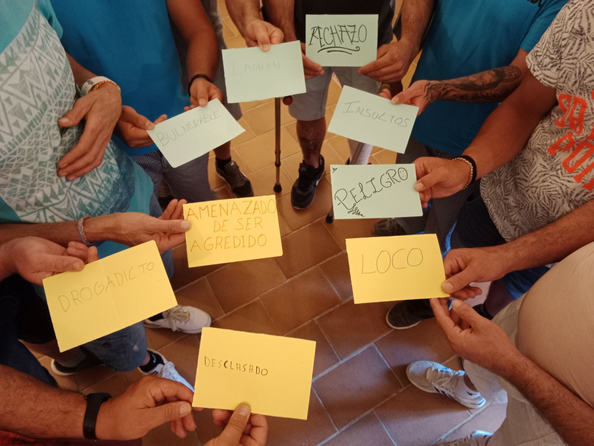 fundacionEMET's tweet photo. Estas son algunas de las etiquetas impuestas a los #hombres con #adicciones❌.

En la #ComunidadTerapéutica 'Vado de Los Bueyes' hemos visibilizado el #estigma que sufren para sensibilizar a la sociedad mediante este taller.

➡️Recuerda: Apoya, no castigues. #SupportDontPunish https://t.co/gIzVDdodgv
