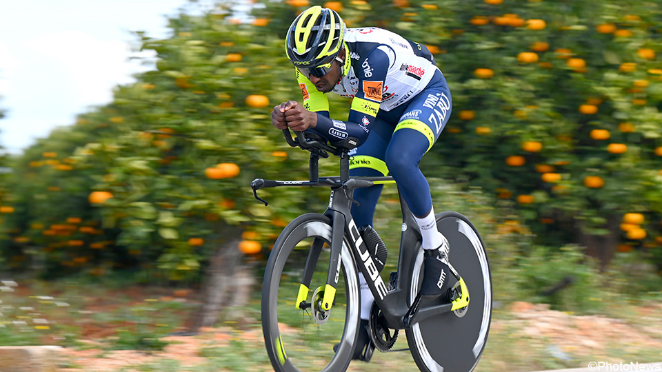 sporza_koers's tweet photo. Biniam Girmay wint nationale tijdrittitel in eerste race na kurkincident
https://t.co/hrnvc7xG5N https://t.co/GNMYE0QsqL