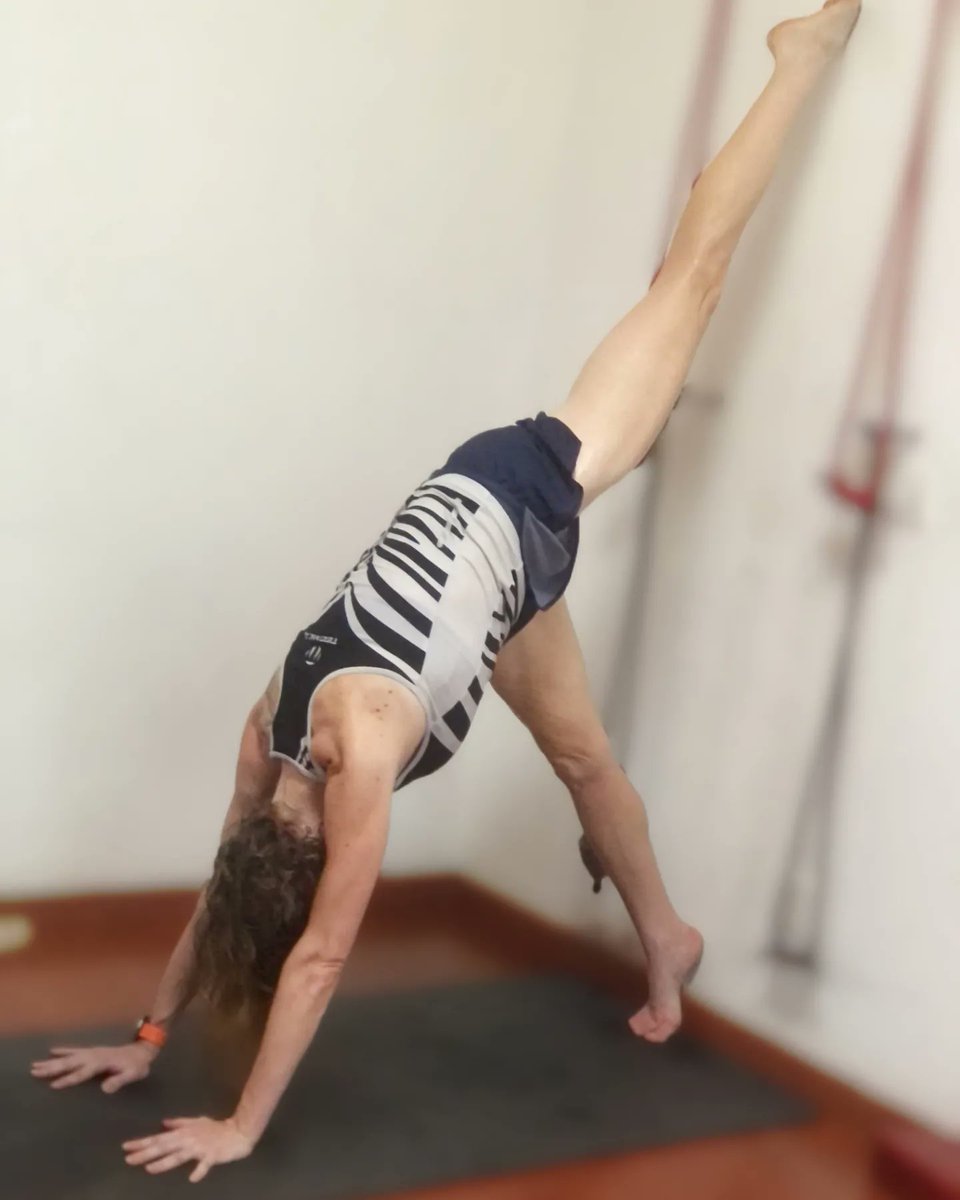 Tamstar1985's tweet photo. some pretty intense hot yoga today! I'm gonna have a very sore swim tomorrow... #taihuflyers #无锡铁人 #anteater #namedsport #pardus #rocketsciencesports #rudyprojectna #tecnica #racewithattitude https://t.co/E17wQkioc4