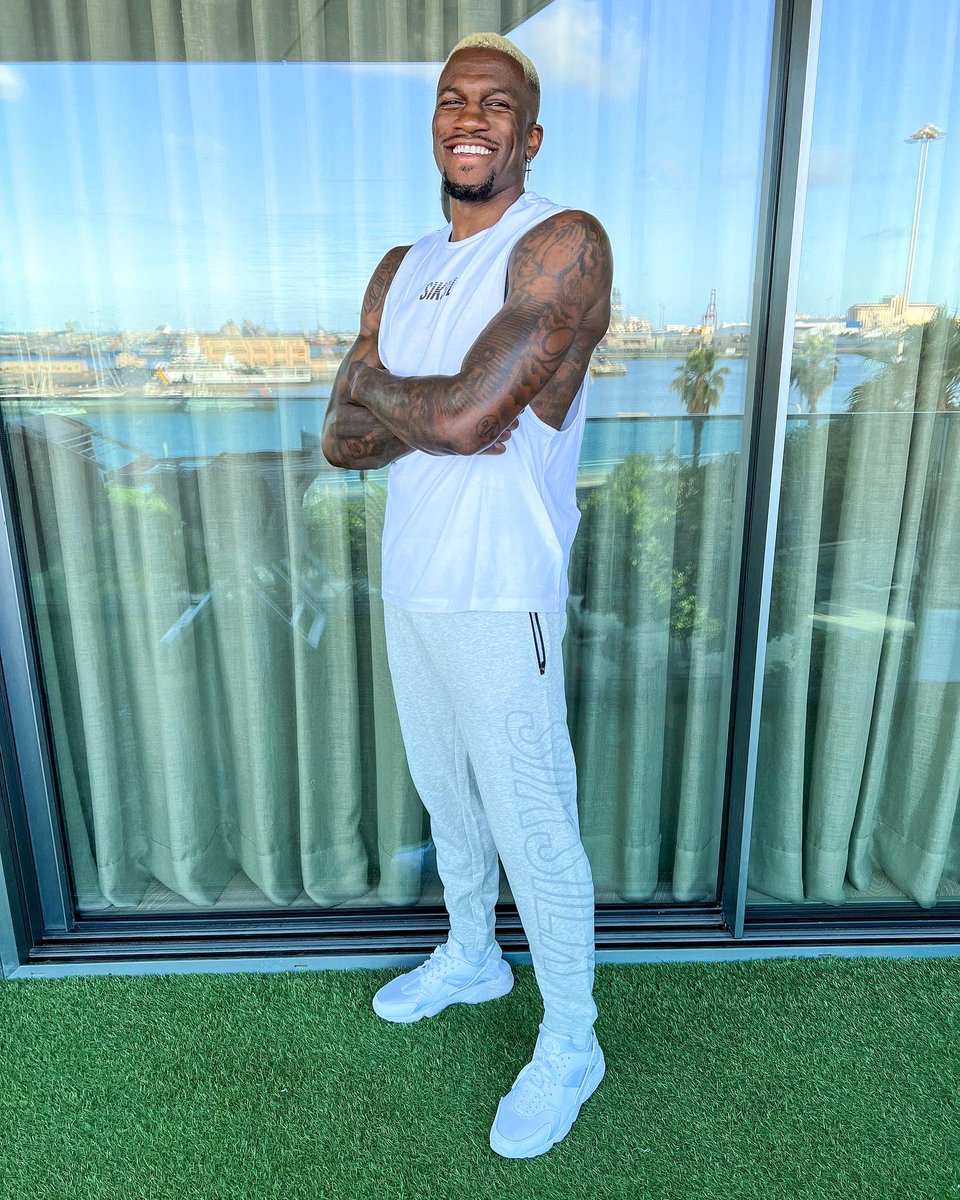canadiankidDJE's tweet photo. Hey yโall, @SikSilk has just dropped their brand new sport collection. Make sure you check out it out now ๐ฅ
Comment which outfit you like best: 1, 2, or 3?! Maybe there will be a giveaway prize if you doโฆ๐
#SikSilksport22 #siksilk #followthemovement #createthemovement https://t.co/RoBCqIrmmy