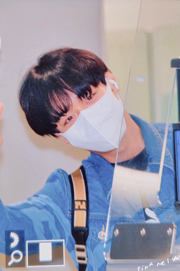 PinkMe0529's tweet photo. 220624 ICN 출국 ✈️

#박지훈 #ParkJihoon https://t.co/MZJbndcxOc
