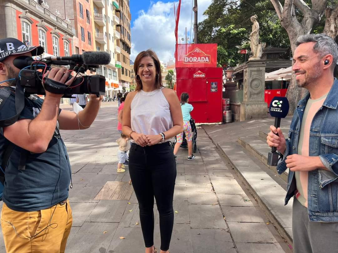 evebruler's tweet image. Hoy en #BuenosDíasCanaria hablando del dispositivo de #seguridad del #CarnavalSC22 
Un dispositivo acorde a nuestra Fiesta Insignia para que todos disfruten con responsabilidad. 🎭🎭

#PoliciaLocalSC
#PoliciaNacional
#ProtecciónCivilSC
#Bomberos