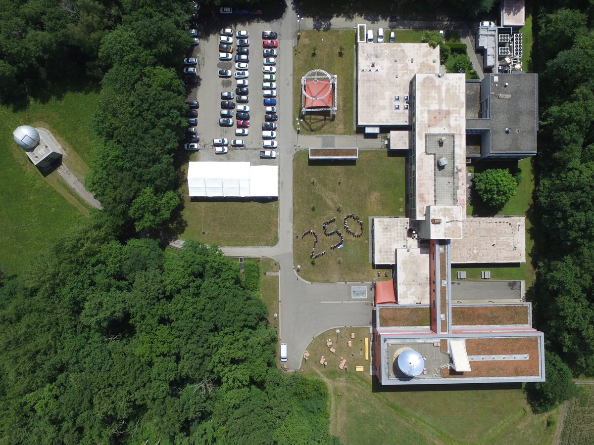 obsge's tweet photo. 250 ans de l'Observatoire de Genève
Merci aux collaborateurs qui ont  tous participé à ces journées portes ouvertes (Photos S.Rihs&amp; A.Crausaz) https://t.co/Nk3xeDwpvk