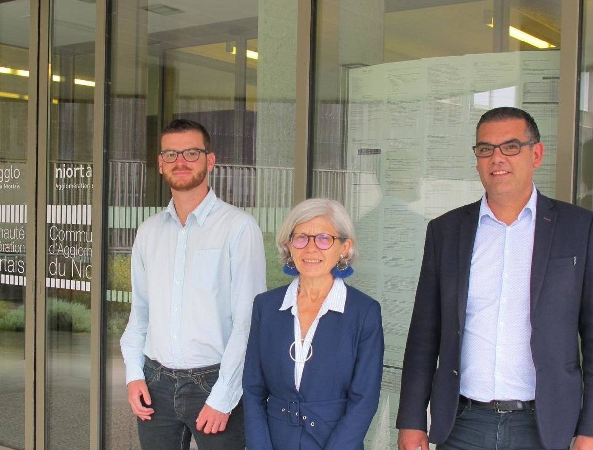 RBoeufAlary's tweet photo. Merci au @coNiort de s'être intéressé aux travaux du Conseil de développement de @NiortAgglo que j'ai l'honneur de vice-présider !
La santé et les déserts médicaux, le sujet sur lequel nous planchons cette année ! @e_niort
#Niort #CDCAN #NiortAgglo 👉https://t.co/F8rpwkCAmU https://t.co/3do15Xd9YC