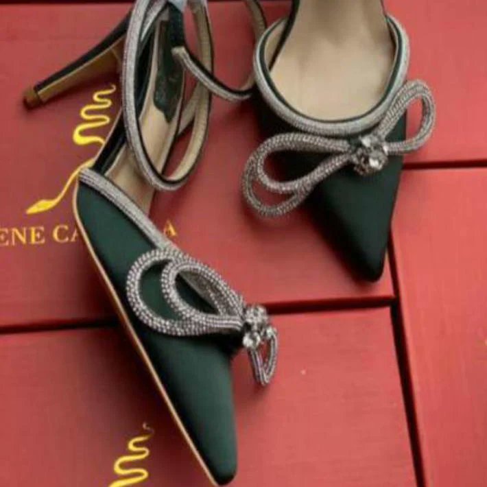 sofabstores's tweet photo. Shop this beautiful slingback, place an order and have it delivered at your doorstep

Price is 20000 Naira
Size 37-42

To order, kindly click on link in bio Or send a DM. You can also follow us on Instagram @sofab.stores thank you
#showingoffherbody
Egbeda
Rain https://t.co/ya2OjKSz0O