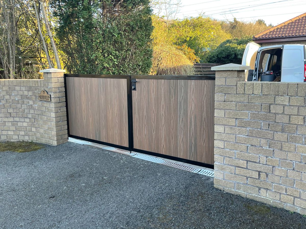 GatemasterLocks's tweet photo. #Compositegates are increasing in popularity (especially with the soaring prices of timber these days!). But what locks can you use? 🤔

You could do the same as Precision Steel Fabrications, who uses the #Superlock. View some of their gates below 😍 #gatehardware #gatelock https://t.co/vo6K4tpoUB