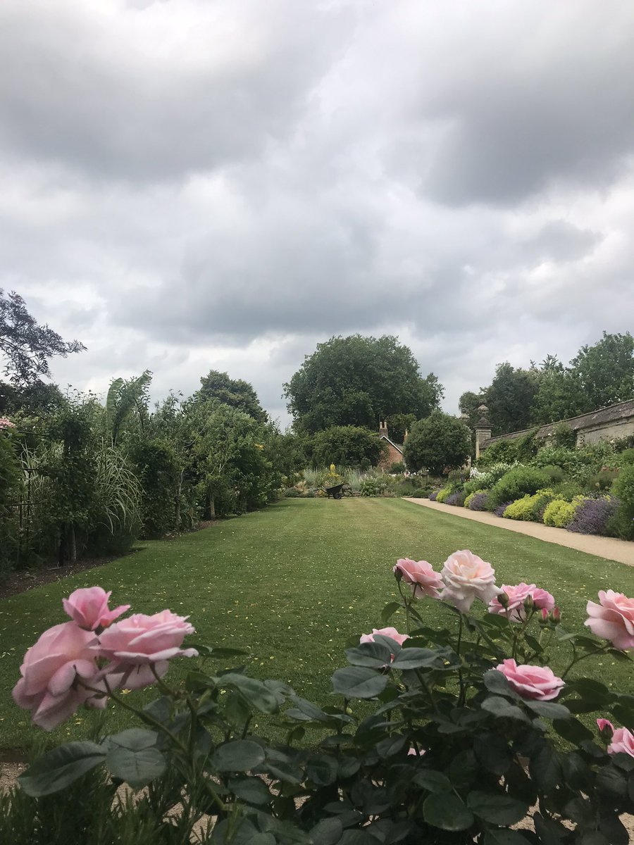 MjkeW's tweet photo. A nice spot for an hour or so of thinking time. Getting a few ideas down in the notebook. #amwriting. #thinking https://t.co/A8BQ19Rxvg