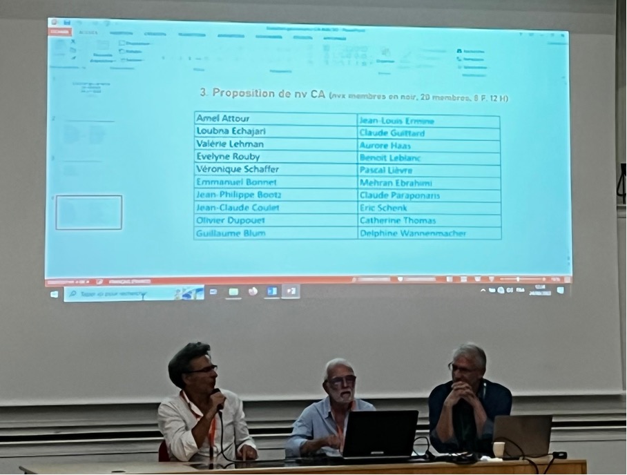 Sarah_Bassite's tweet photo. Assemblée générale de #AGeCSO 2022 : changement d’équipe avec le passage du relais entre l’équipe de Clermont et celle de l’équipe de Nice (@AmelAttour Catherine Thomas et Evelyne Rouby) et la diffusion du nouveau logo.
@EUR_ELMI @GREDEG_UMR @VilledeNice @CNRS_DR20 https://t.co/qnuitJyNmh