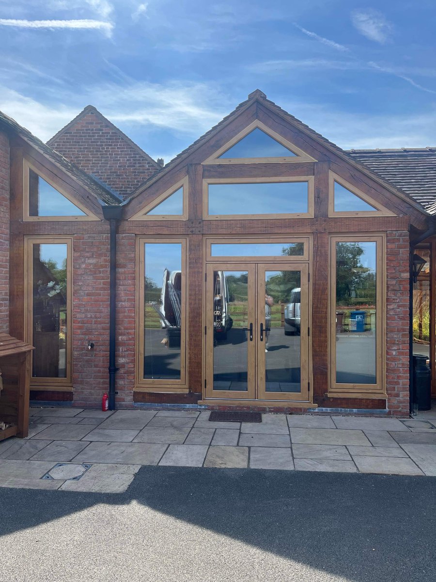 Hortonline's tweet photo. Installer of the Month entry from Chris Coleman 😎
Check out the second half on this installation completed with R9 #windows &amp; #doors. Well done Chris, this looks fantastic! 
.
#residencecollection #hortonbp #buildingplastics #tradesmen #staffordshire #homeimprovements https://t.co/epzHcPd5fI