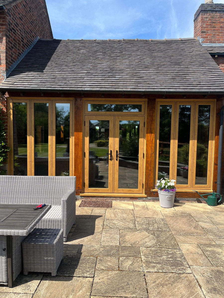 Hortonline's tweet photo. Installer of the Month entry from Chris Coleman 😎
Check out the second half on this installation completed with R9 #windows &amp; #doors. Well done Chris, this looks fantastic! 
.
#residencecollection #hortonbp #buildingplastics #tradesmen #staffordshire #homeimprovements https://t.co/epzHcPd5fI