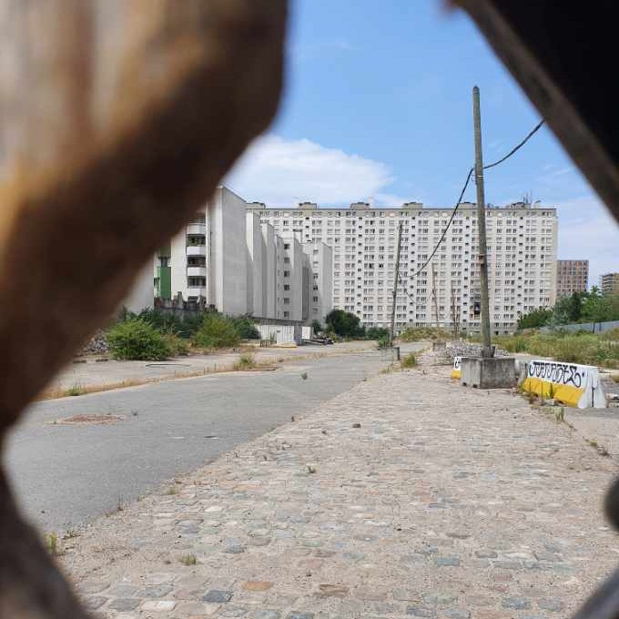 Visite sur le site de #ChapelleCharbon dans le 18ème arrondissement de #Paris : l'agence est très heureuse d'avoir été invitée à concourir pour ce projet d'envergure et d'être au coeur de la reflexion du logement de demain, de très haute qualité et à très faible impact carbone.