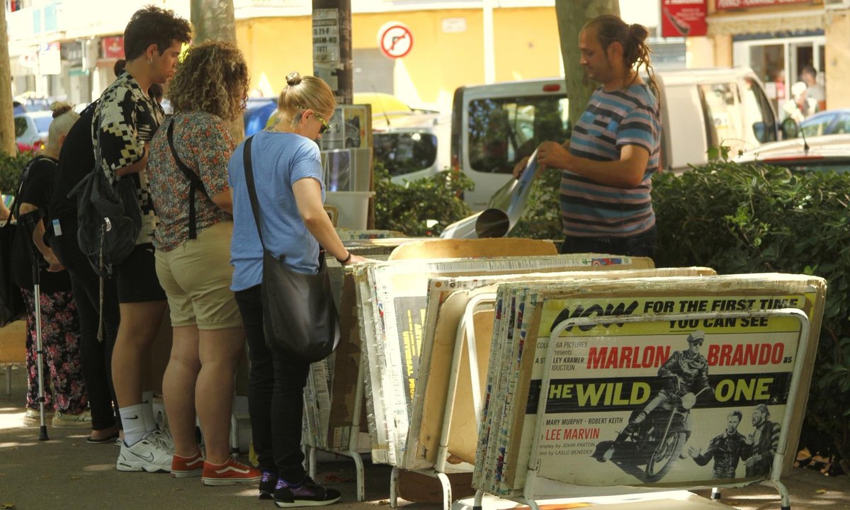 Blanes_cat's tweet photo. Notícia: #Blanes acull diumenge la 2a #FiraDisc a #LaPlantera De 9 a 14’30 h hi haurà parades de discs de vinil , CDs, DVDs, Pòsters i material relacionat amb el món de la música i el cinema, i a les 11 h concert de rock amb ‘The Seventies’
https://t.co/1k1HswTwAU
#fira
#disc https://t.co/nr6HOMmXj6