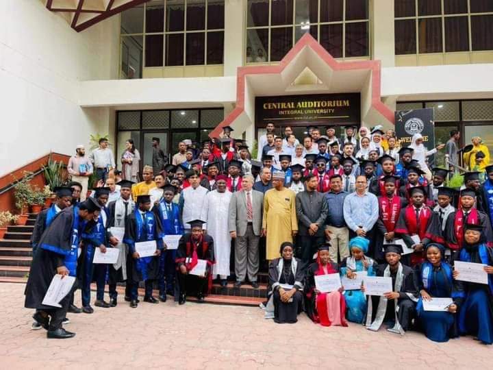 UncleAnass's tweet photo. The 55 students that Gov. @AWTambuwal sponsored in 2018 to study medical and paramedical courses in India🇮🇳 have graduated today.

Physiotherapy 14
Nursing Sciences 23
Pharmaceutical Sciences 03
Biomedical Engineering 15

Thank you the students-friendly governor, @AWTambuwal https://t.co/6LIRz0Rr42