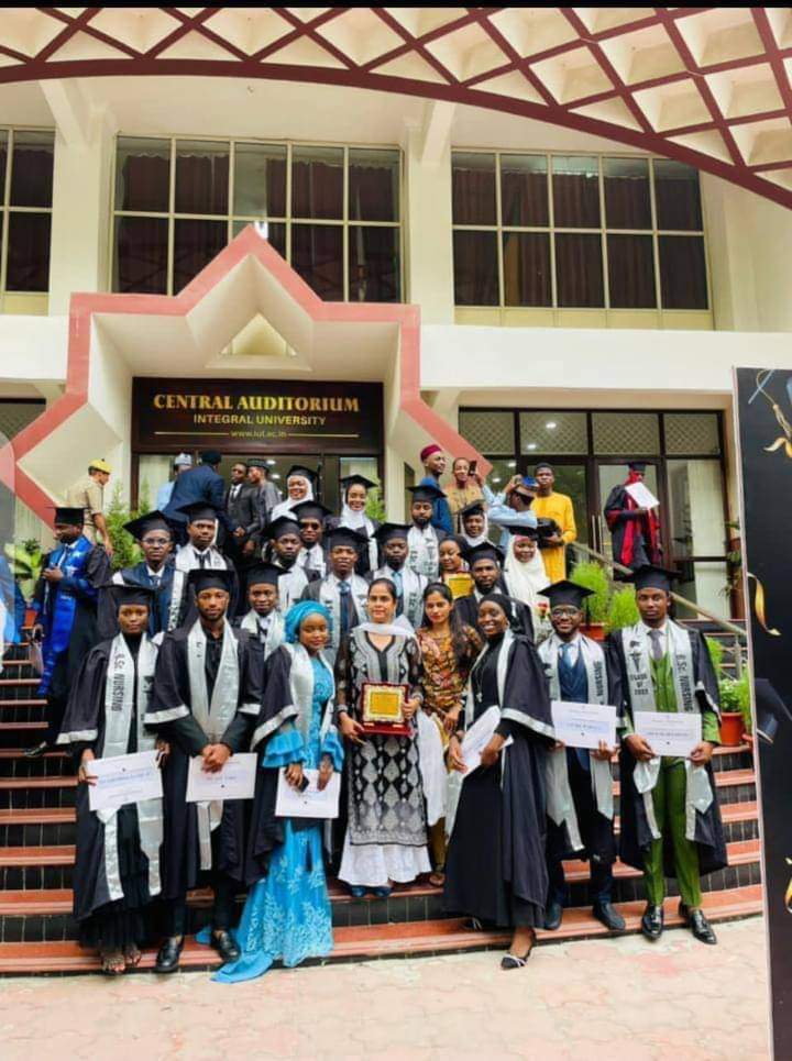 UncleAnass's tweet photo. The 55 students that Gov. @AWTambuwal sponsored in 2018 to study medical and paramedical courses in India🇮🇳 have graduated today.

Physiotherapy 14
Nursing Sciences 23
Pharmaceutical Sciences 03
Biomedical Engineering 15

Thank you the students-friendly governor, @AWTambuwal https://t.co/6LIRz0Rr42