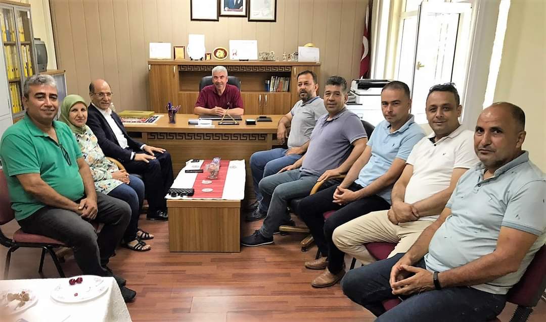 Bizim de <a href="/EbsAdana01/">EBS Adana1</a> olarak müdahil olduğumuz ve 2 yıl süren mahkeme sürecinin ardından haklarına kavuşan üyemiz Mustafa Karadeniz'i müdür yardımcısı olduğu Kozan Ortaokulu'nda <a href="/ebs_kozan/">EBS KOZAN 🟢🇹🇷</a> ilçe başkanımız, yönetimimiz ve teşkilatımız ile ziyaret ettik.