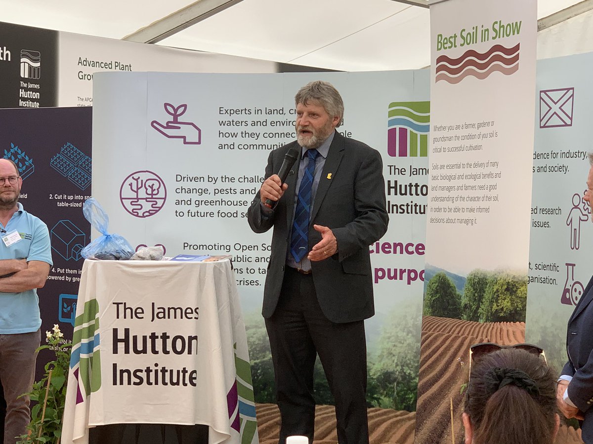Our #BestSoilinShow competition <a href="/ScotlandRHShow/">Royal Highland Show</a> #RHS200 is now on! Thank you <a href="/MairiMcAllan/">Màiri McAllan</a> <a href="/MartinKennedyVP/">Martin Kennedy</a> <a href="/NFUStweets/">NFU Scotland</a> <a href="/CCampbellHutton/">Colin Campbell</a> for helping us highlight the importance of healthy soils for many biological and ecological benefits #RHS2022